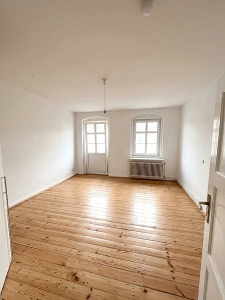 Renovated 2.5-room apartment with a loggia — photo 1